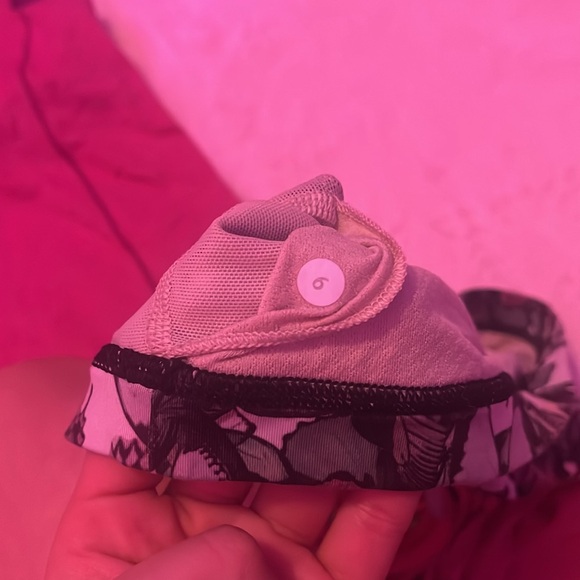 Two lululemon t shirts - Picture 6 of 15